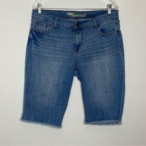 Old Navy The Sweetheart Bermuda Shorts